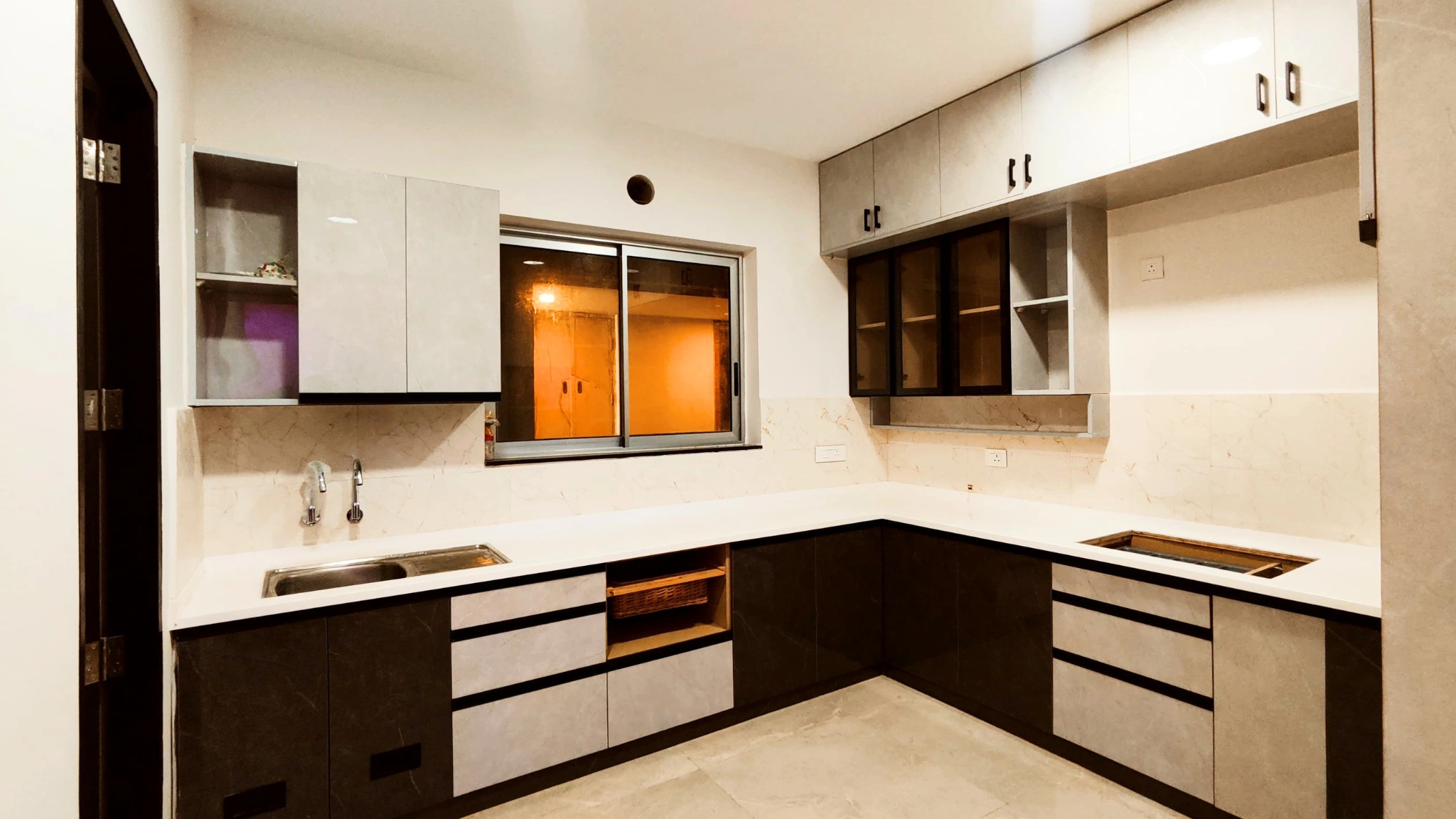luxury-apartment-modular-kitchen-interior-in-chennai-done-by-eps-interior-industries