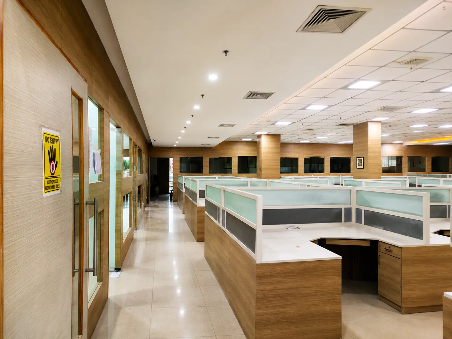 corporate-office-first-floor-workstation-pathway-interiors-in-madhavaram-chennai-done-by-eps-interior