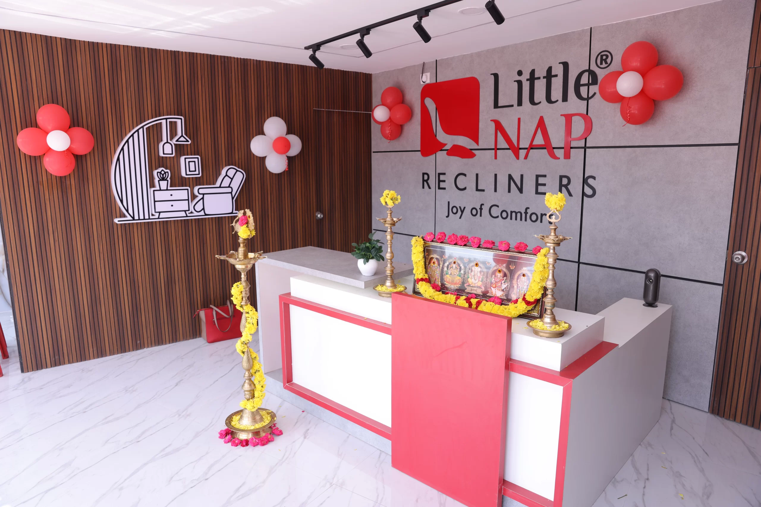 littlenap-recliners-showroom--reception-interior-in-ambattur-done-by-eps-interior.webp