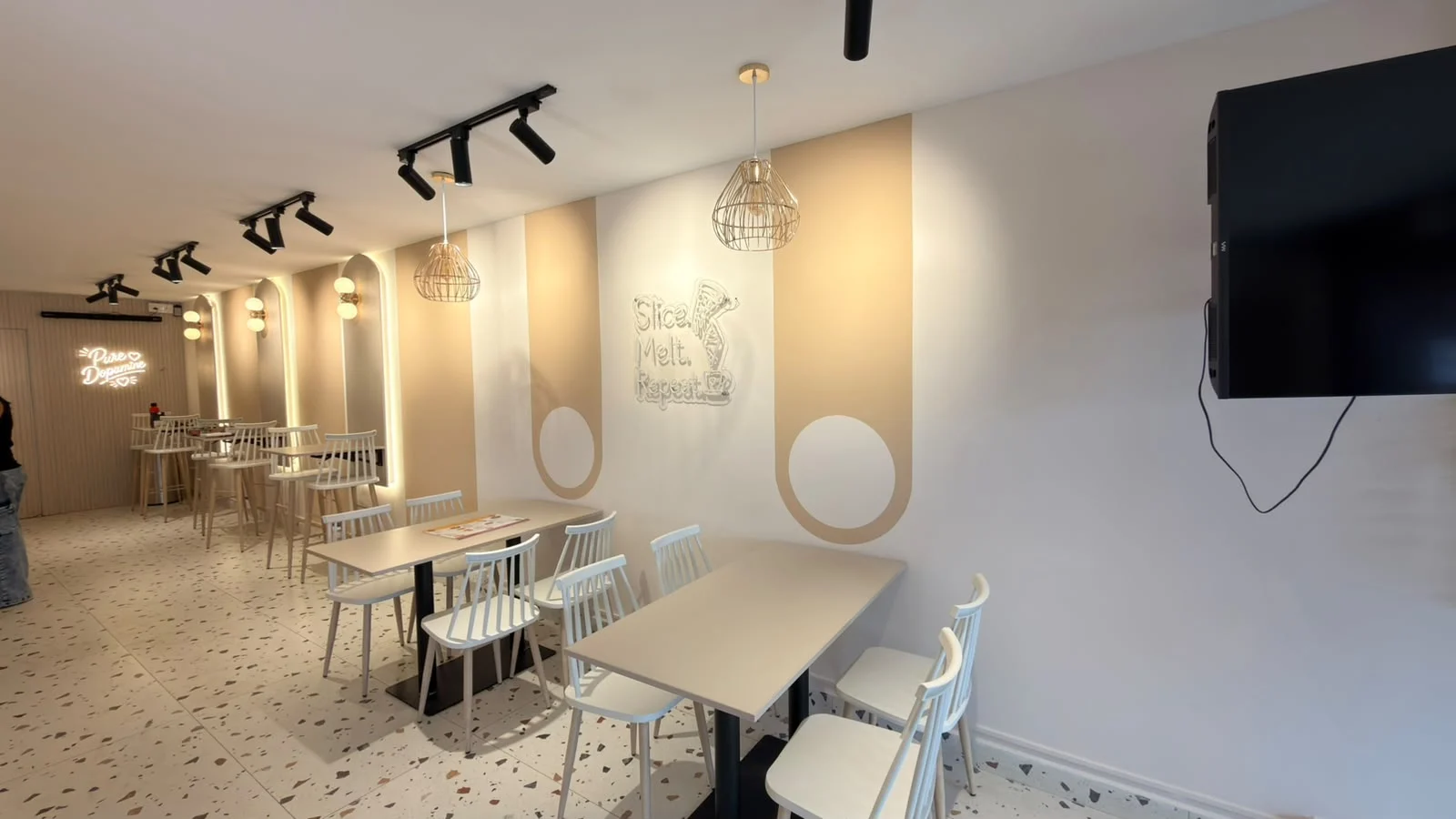 luxury-ice-cream-store-chennai